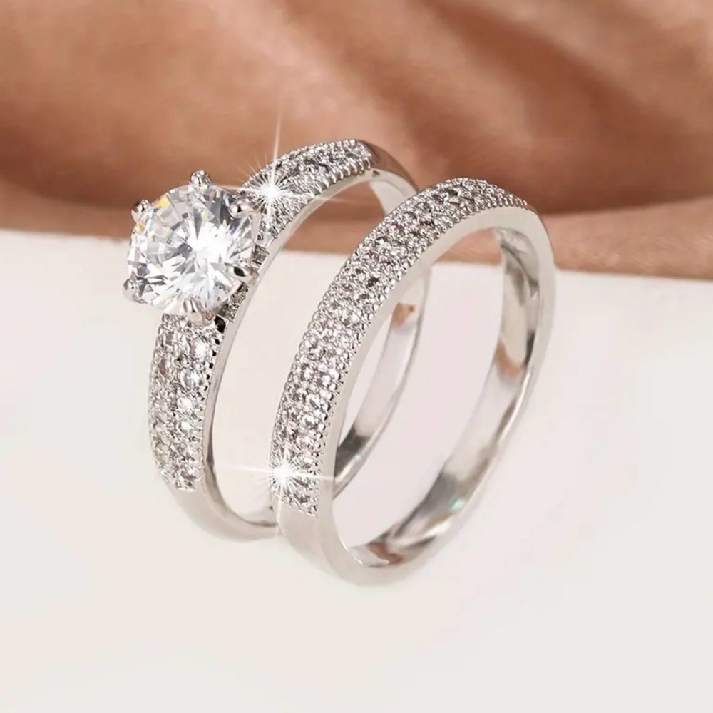 Elegant Silver Women's Ring Set.